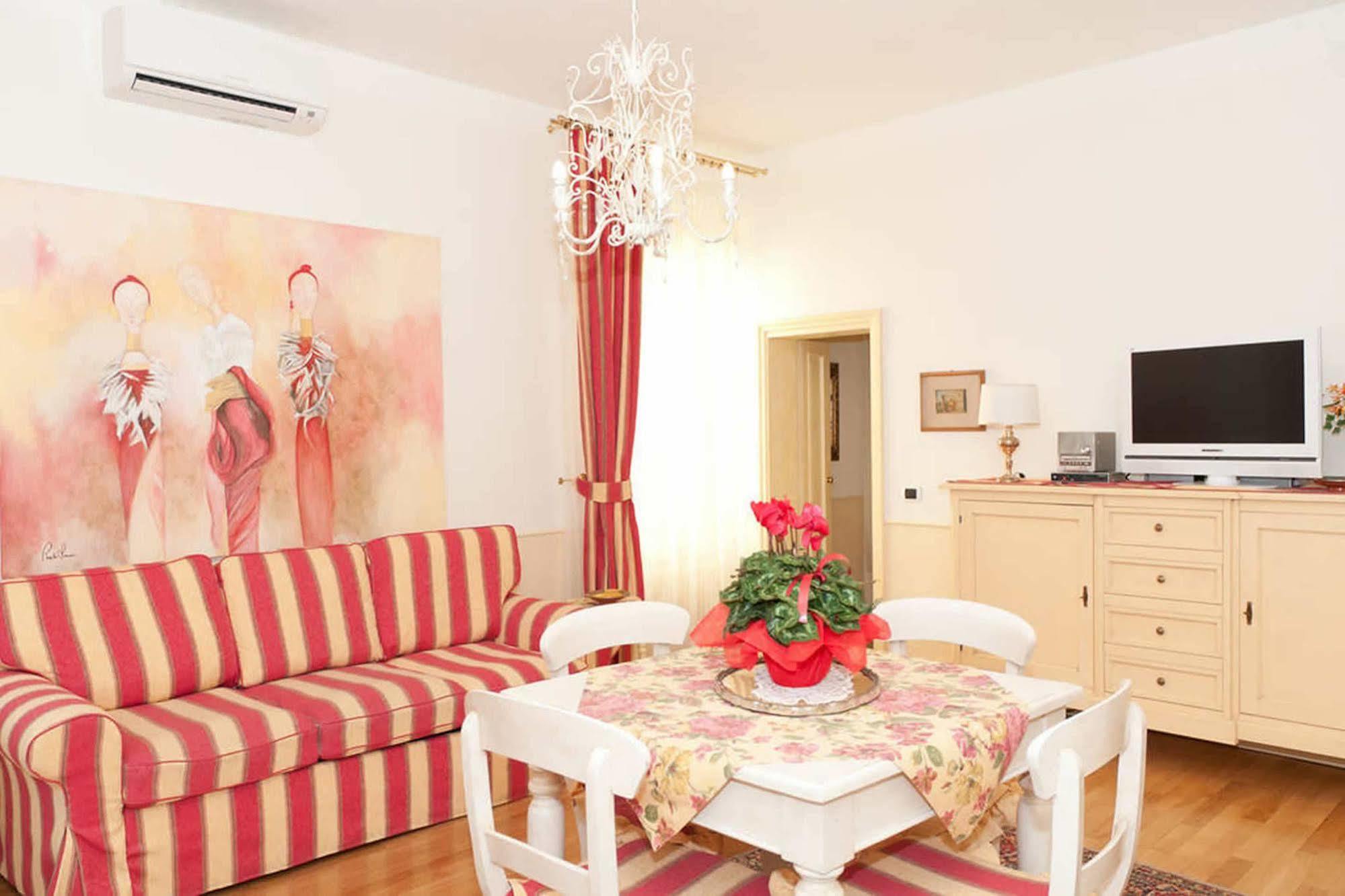 Apartments In Pistoia Eksteriør billede